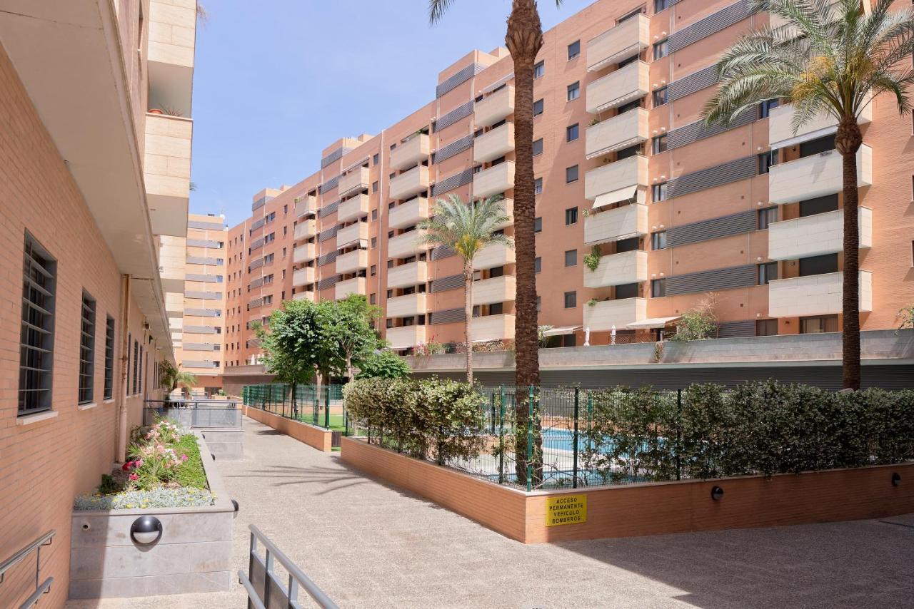 Alterhome Apartamento Con Piscina Maria Zambrano Málaga Dış mekan fotoğraf